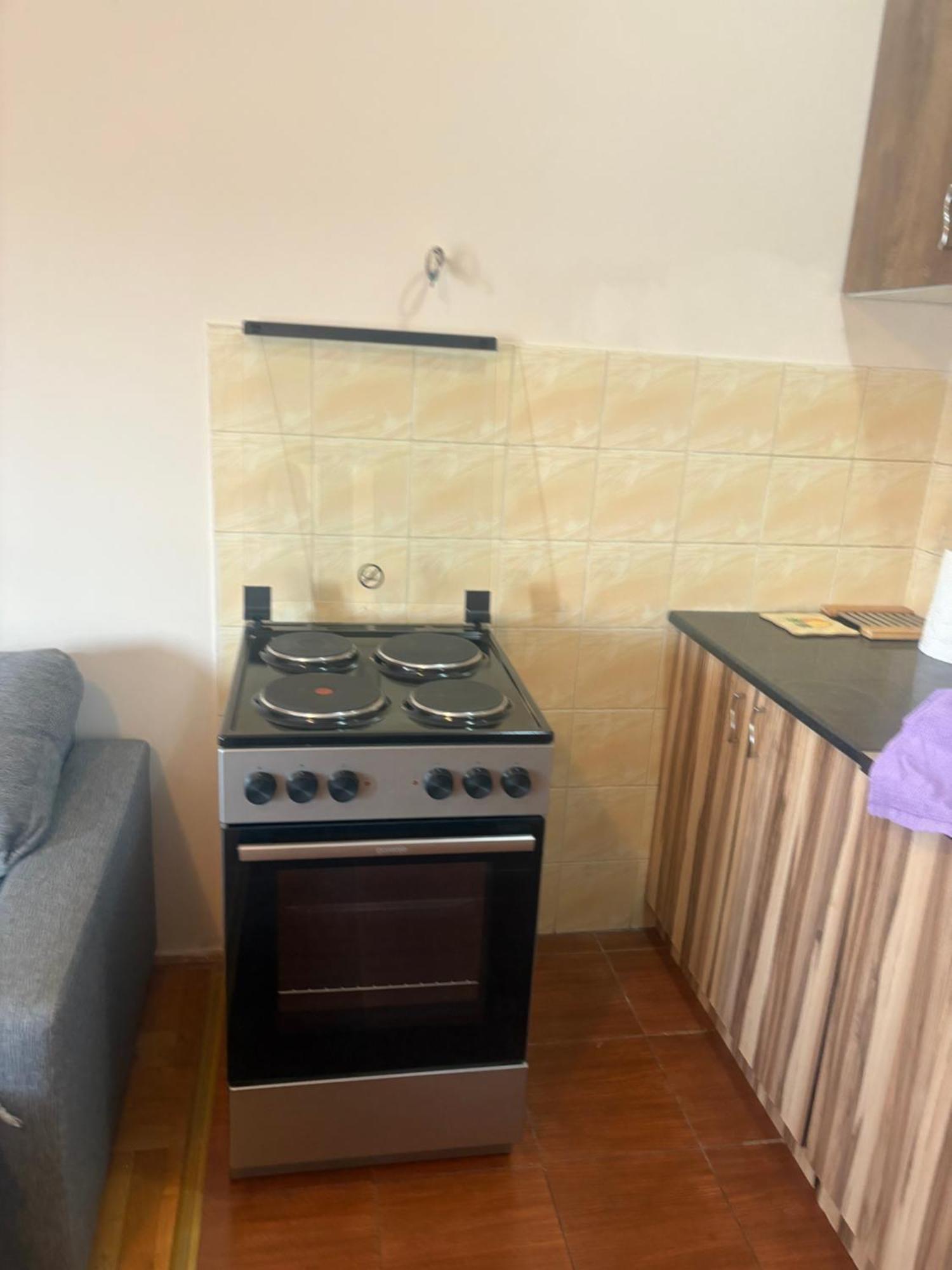 Stan Blizu Izlaza Na Autoput Mali Mokri Lug Exterior photo